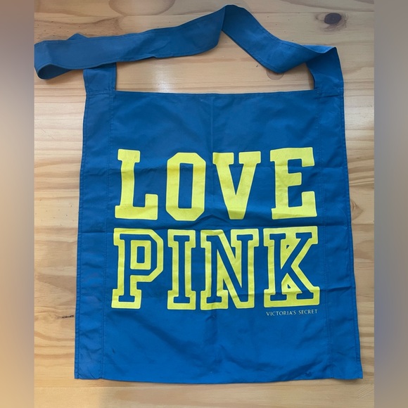 PINK by Victoria Secret Messenger Bag - Picture 1 of 7